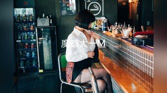 偷拍美女裙底风光黄色连衣裙极品美女多角度抄底前面透明漏毛短裙靓女和男友逛街身材气质不错灰色窄内