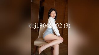 偷窥邻居の痴女逆3P