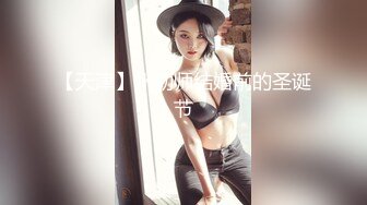   巨乳少女让小哥玩着奶头伺候小哥大鸡巴交，让小哥后入小屁股，激情上位真刺激自己揉大奶子