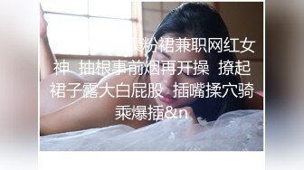 双洞齐开！女友浴室自拍2